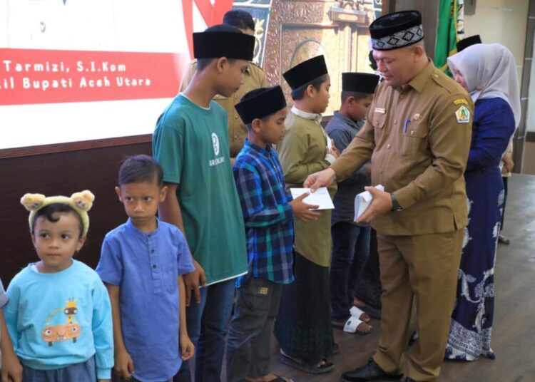 Bupati Ayahwa Santuni Anak Yatim