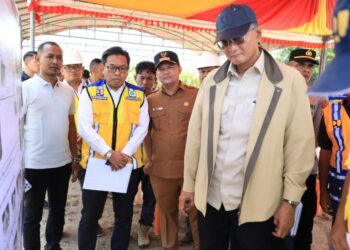 Menteri Pekerjaan Umum, Dody Hanggodo, didampingi Bupati Aceh Utara, Ismail A. Jalil (Ayahwa)