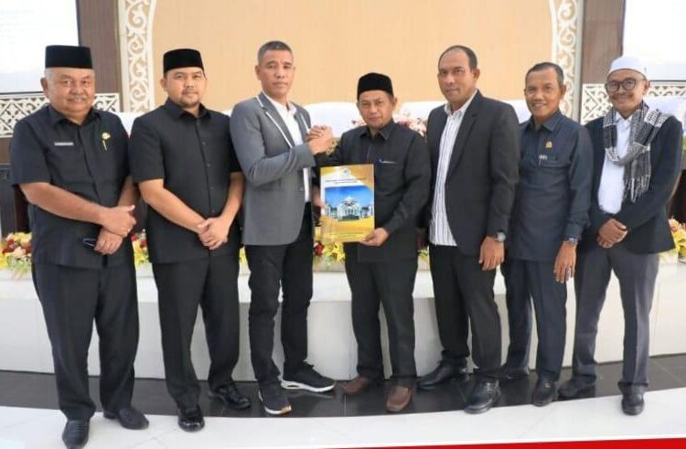 DPRK Aceh Utara mengesahkan Rancangan Qanun (Raqan) Pertanggungjawaban Pelaksanaan Anggaran Pendapatan dan Belanja Kabupaten (APBK) Tahun Anggaran 2024 menjadi Qanun