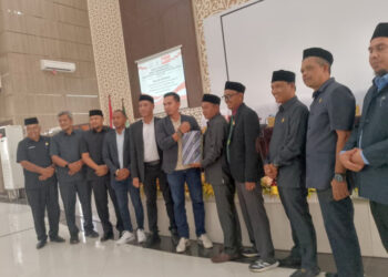 Wakil Bupati Aceh Utara, Tarmizi Panyang secara resmi menyerahkan Rancangan Perubahan APBK 2025 serta Kebijakan Umum Anggaran (KUA) dan Prioritas Plafon Anggaran Sementara (PPAS) APBK 2026 kepada pimpinan DPRK