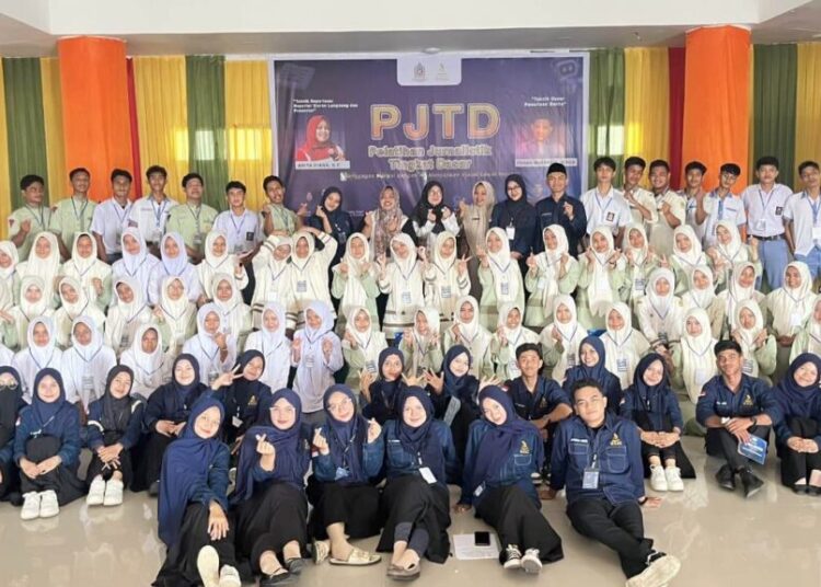 Peserta antusias mengikuti Pelatihan Jurnalistik Tingkat Dasar (PJTD) 2025 yang digelar LPM Al-Kalam di Aula FTIK UIN SUNA Lhokseumawe