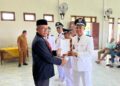 Riza Pahlawi, resmi dilantik sebagai Geuchik Gampong Keude Lapang oleh Camat Lapang, Muzakir SE