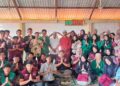 Mahasiswa KKN Unimal Kelompok 09 mengikuti pengajian fiqih ibadah di Meunasah Gampong Keude Bungkaih, Muara Batu, Aceh Utara