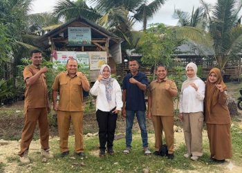 Tim Kementerian Lingkungan Hidup (KLH), saat meninjau langsung fasilitas Bank Sampah Mandiri di Gampong Nibong Baroh, Aceh Utara