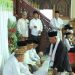 Ketua MPU Aceh Utara, Tgk. H. Abdul Manan (Abu Manan), memimpin prosesi peusijuek (tepung tawar) calon jemaah haji asal Aceh Utara