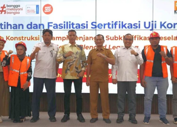 Wakil Bupati Aceh Utara Tarmizi saat membuka pelatihan keselamatan konstruksi jenjang 6 bagi tenaga kerja terampil di Politeknik Negeri Lhokseumawe