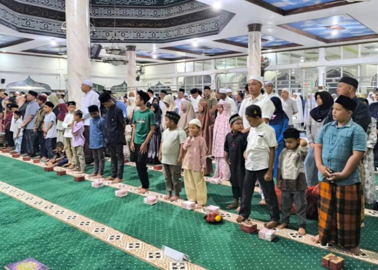 Memperingati Malam Asyura 10 Muharram 1448 H, BKM Masjid Besar Murtadha Simpang Mulieng menyelenggarakan santunan untuk 200 anak yatim se-Kecamatan Syamtalira Aron