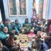 Mahasiswa KPM UIN SUNA Lhokseumawe terlibat langsung dalam prosesi merangkai ranup (Ba Peuha Ranup) di Desa Cot Iboih, Kecamatan Jeumpa, Bireuen