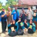 Ketua LPPM UIN Sultanah Nahrasiyah (SUNA) Lhokseumawe, Dr. Muhammad Anggung Manumanoso Prasetyo, M.Pd.I. (kanan), bersama Kepala Pusat Pengabdian kepada Masyarakat, Dr. Taufiq, S.HI., M.A., dan Dr. Usammah, M.Hum., saat meninjau lokasi Kuliah Pengabdian Masyarakat (KPM) Mandiri Kelompok 10 di Desa Geulumpang Pirak, Kecamatan Paya Bakong, Aceh Utara