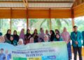 Mahasiswa KPM Kelompok 11 UIN Sultanah Nahrasiyah (SUNA) Lhokseumawe menggelar sosialisasi Penerimaan Mahasiswa Baru (PMB) TA 2026 dan beasiswa bagi pelajar serta orang tua warga Desa Geudumbak, Kecamatan Langkahan, Kabupaten Aceh Utara