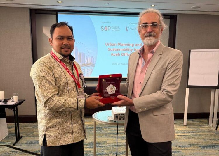Asisten I Setdakab Aceh Utara, Dr. Fauzan, S.STP., M.P.A., saat mengikuti pelatihan Urban Planning and Sustainability di Singapura, pada 3–7 Agustus 2026.