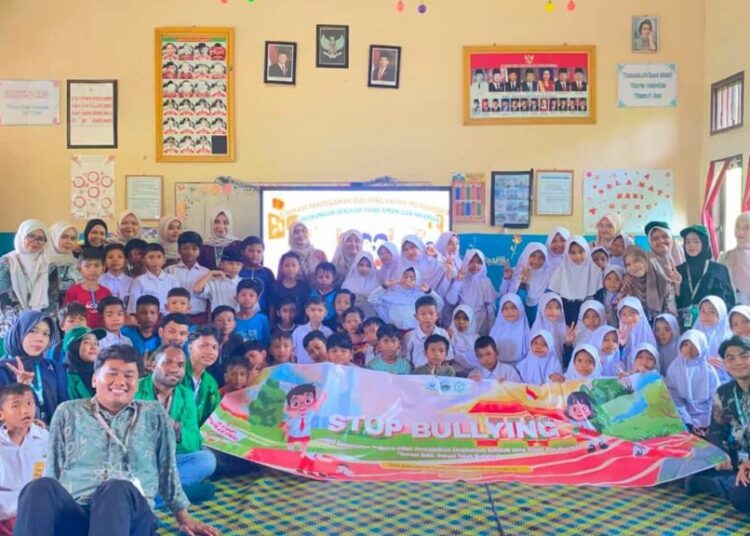 Sosialisasi anti-perundungan dan pengenalan card emotion oleh mahasiswa KKN Unimal bagi para siswa di SD Negeri 10 Nisam, Kecamatan Nisam, Aceh Utara