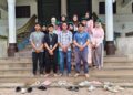 Mahasiswa KKN Kelompok 13 Universitas Malikussaleh (Unimal) bersama warga bergotong royong membersihkan Meunasah Gampong Barat, Kecamatan Nisam, Aceh Utara