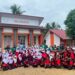 Mahasiswa KKN Kelompok 39 Universitas Malikussaleh (UNIMAL) mendampingi para siswa SD Negeri 9 Kuta Makmur, Aceh Utara, saat mengikuti perlombaan balap karung dalam rangka menyambut HUT ke-81 RI
