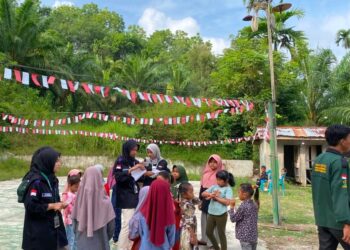 Mahasiswa KKN-PPM Kelompok 37 Universitas Malikussaleh (Unimal) menggelar perlombaan seru bersama warga Gampong Saweuk, Kecamatan Kuta Makmur, Aceh Utara