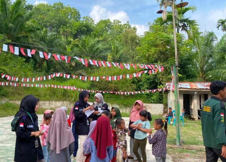 Mahasiswa KKN-PPM Kelompok 37 Universitas Malikussaleh (Unimal) menggelar perlombaan seru bersama warga Gampong Saweuk, Kecamatan Kuta Makmur, Aceh Utara