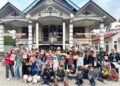 Mahasiswa KKN 56 Unimal foto bersama usai sukses menggelar delapan cabang lomba peringatan HUT ke-81 RI di Gampong Meunasah Blang Ara, Aceh Utara