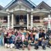 Mahasiswa KKN 56 Unimal foto bersama usai sukses menggelar delapan cabang lomba peringatan HUT ke-81 RI di Gampong Meunasah Blang Ara, Aceh Utara