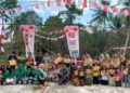 Antusiasme warga Desa Pulo Rayeuk, Aceh Utara, saat pembagian hadiah perlombaan HUT ke-81 RI yang digagas oleh Mahasiswa KKN Kelompok 55 Unimal