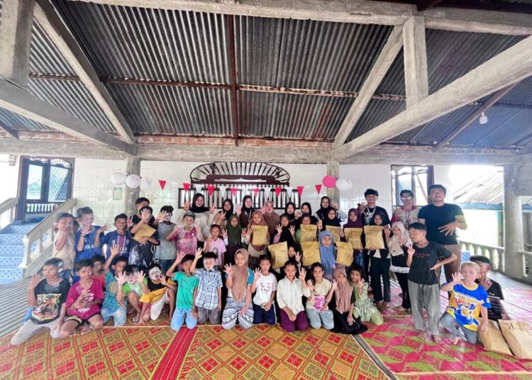 Puluhan anak jenjang TK hingga SMP ikut serta dalam ajang lomba peringatan HUT Ke-81 RI yang diinisiasi Mahasiswa KKN-PPM Kelompok 4 Unimal di Gampong Jeulikat, Nisam, Aceh Utara