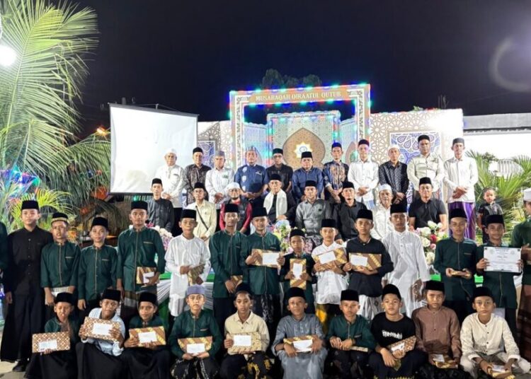 Momen penutupan Musabaqah Qiraatul Kutub (MQK) OSBAN VI Tahun 2026 di Dayah Bustanul Arifin, Gampong Ulee Tanoh Simpang Dama, Kecamatan Tanah Pasir, Aceh Utara