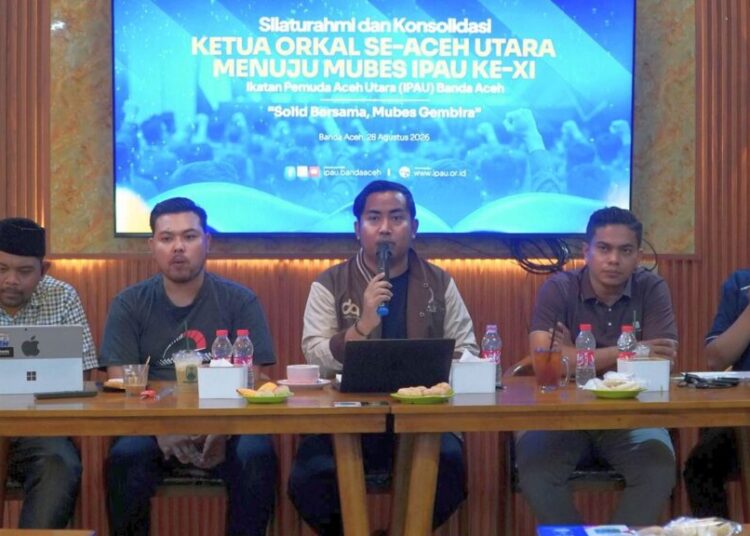 Pengurus Ikatan Pemuda Aceh Utara (IPAU) Banda Aceh dan pimpinan Orkal kecamatan saat menghadiri forum konsolidasi Mubes XI di Gunongan Kupi Hall, Banda Aceh