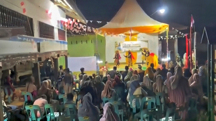 Penampilan anak-anak Desa Meunye Cut Bahagia saat memeriahkan malam puncak penutupan KKN-PPM Kelompok 32 Unimal