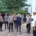 Kapolres Aceh Utara AKBP Trie Aprianto didampingi Wakapolres Kompol Muhammad Hasbi beserta jajaran saat berkunjung ke kediaman Pimpinan Dayah Nafisatul Huda Tgk. Muniruddin di Lhoksukon